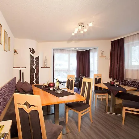 Haus Alpenflora Апартаменты Лангенфельд